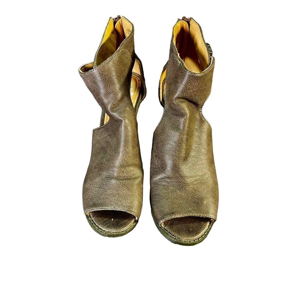 Report - Belle Ankle Boots